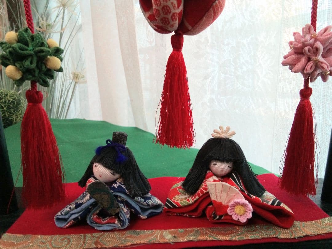 ちりめん細工　吊し飾りとお雛様
