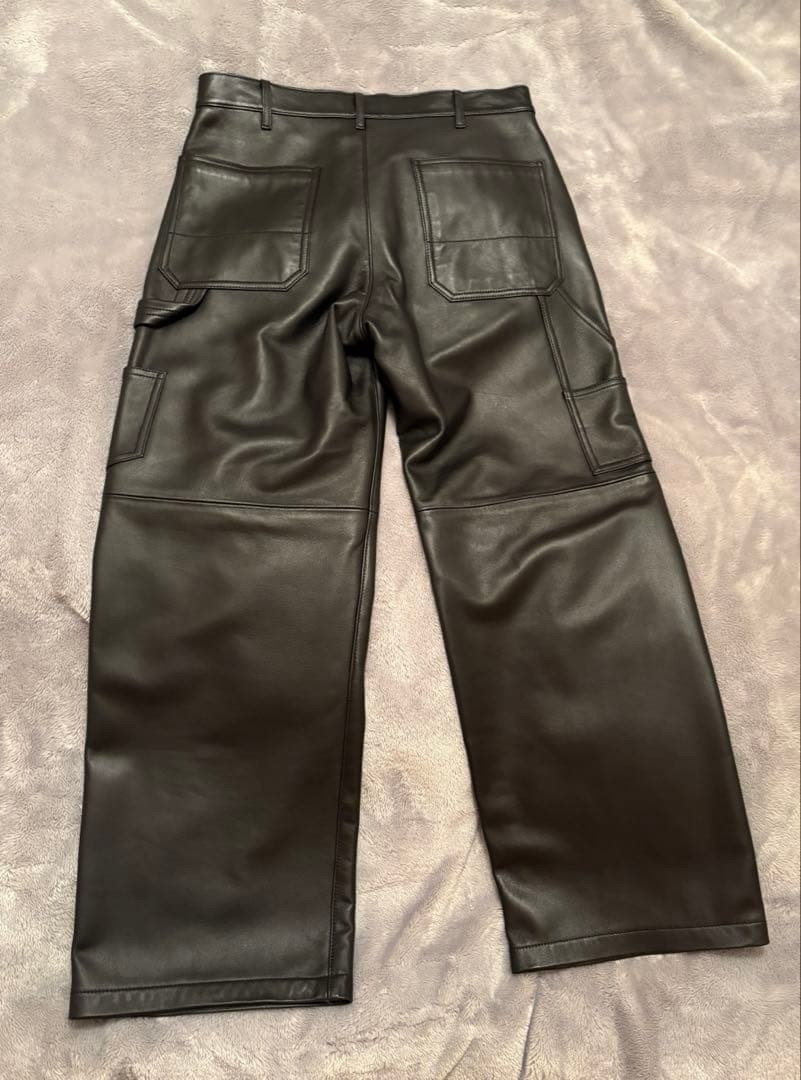 ラムレザーパンツ　フレームワーク　アウトオブフレーム