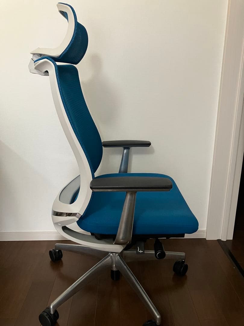 KOKUYO 青いメッシュデスクチェア