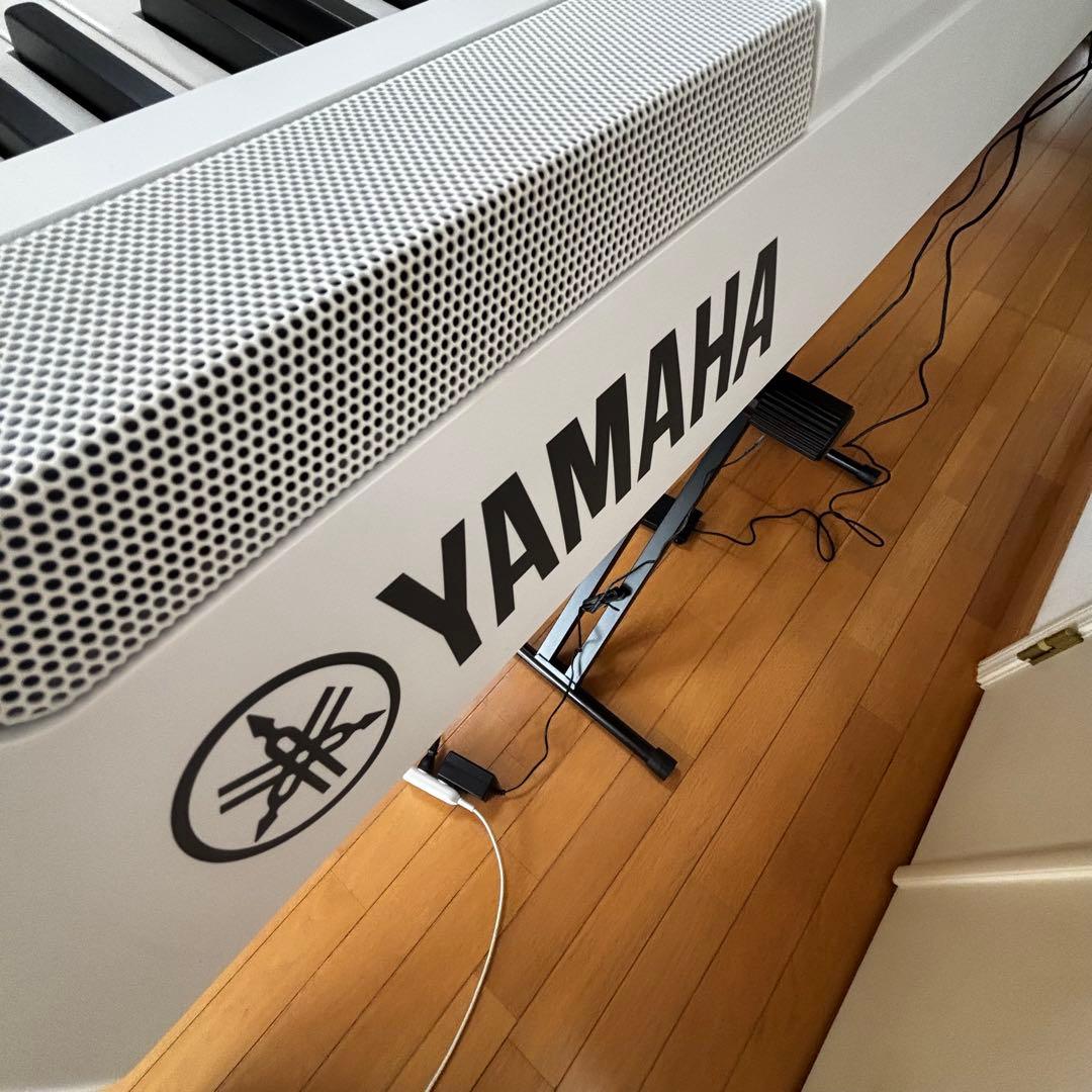 引き取り限定　YAMAHA88鍵 ホワイト電子ピアノ　Pー125 美品