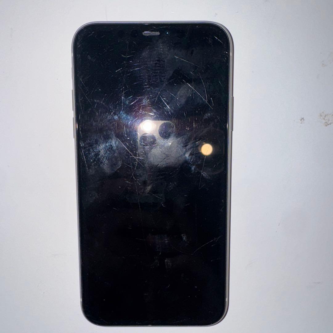 Apple iPhone 11 ホワイト 本体　SIMフリー　最終値下げ