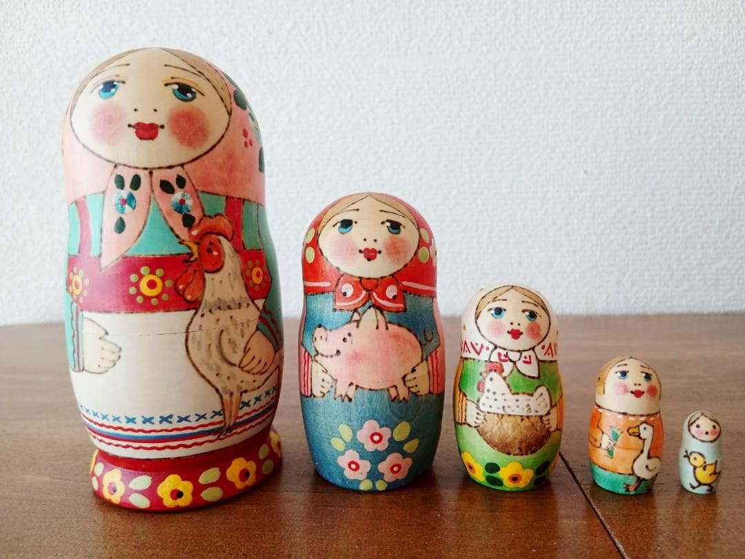 【LYH177】北欧ロシア雑貨 リューバ作のマトリョーシカ 農村の家畜