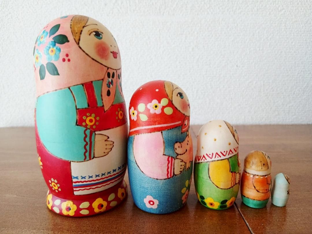 【LYH177】北欧ロシア雑貨 リューバ作のマトリョーシカ 農村の家畜