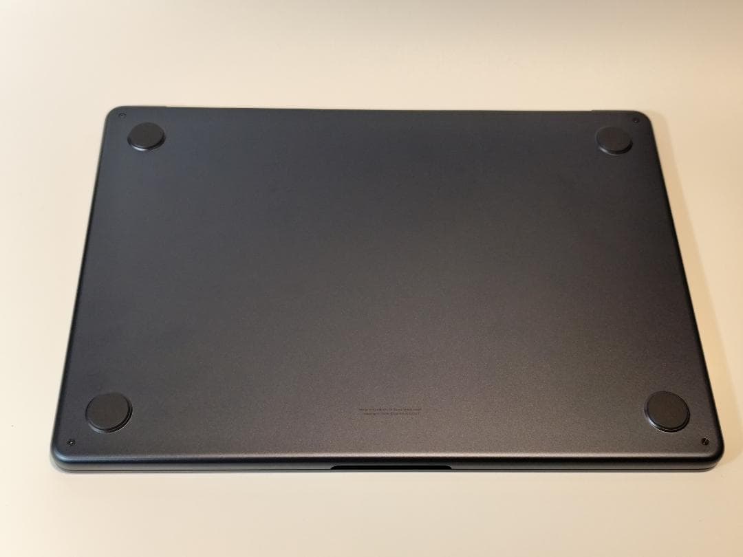 【匿名配送】MacBook Air (M2, 2022) 16GBメモリ