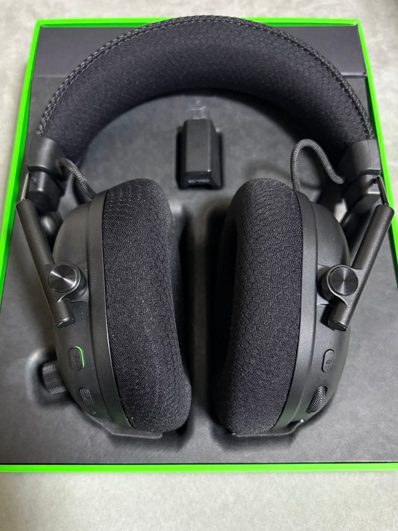 【ほぼ新品】RAZER BLACKSHARK V3 PRO ゲーミングヘッドホン