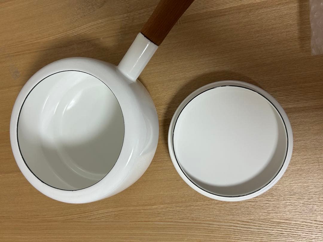 ダンスク　ホーロー　両手鍋、片手鍋のセット　　ホワイト