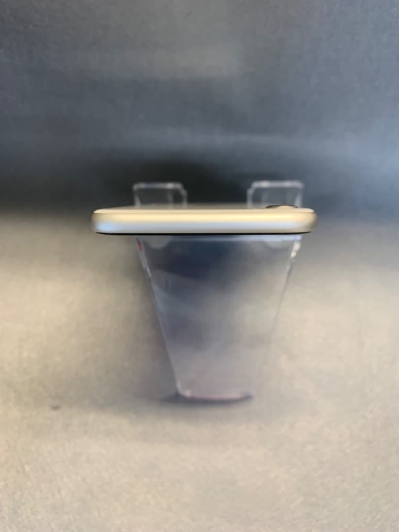 美品 国内版 SIMフリー iPhoneSE 第3世代 128GB