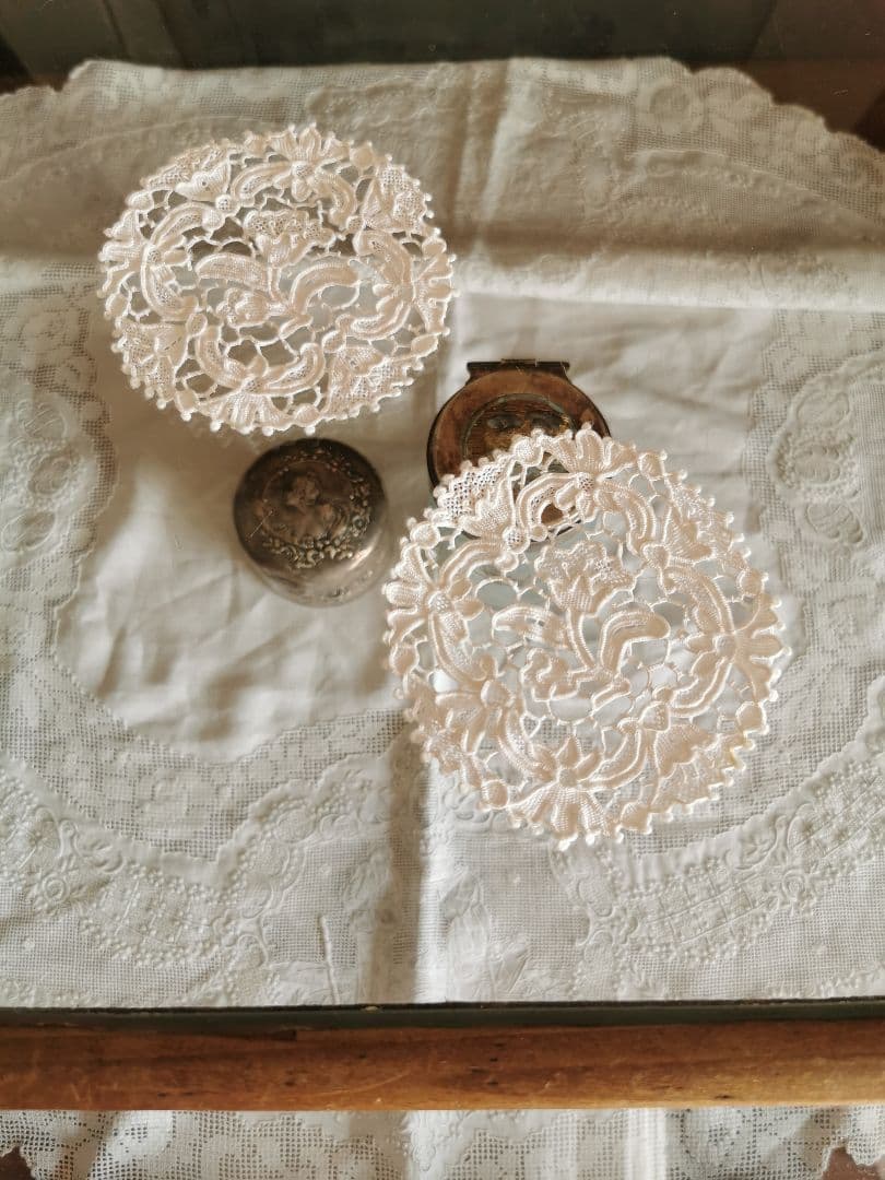 アンティーク ポワンドヴェニス カーネーション＆フラワープチドイリー ２枚セット