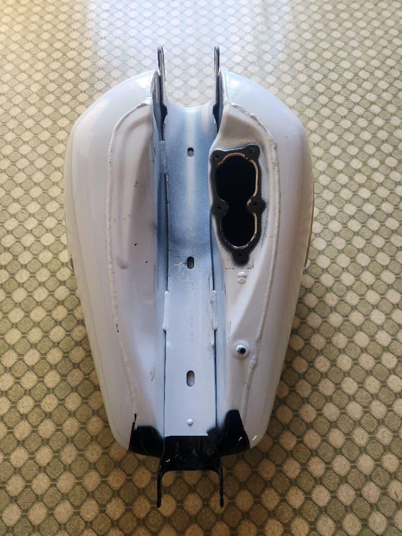 ハーレー スポーツスター インジェクションタンク4.5ガロン