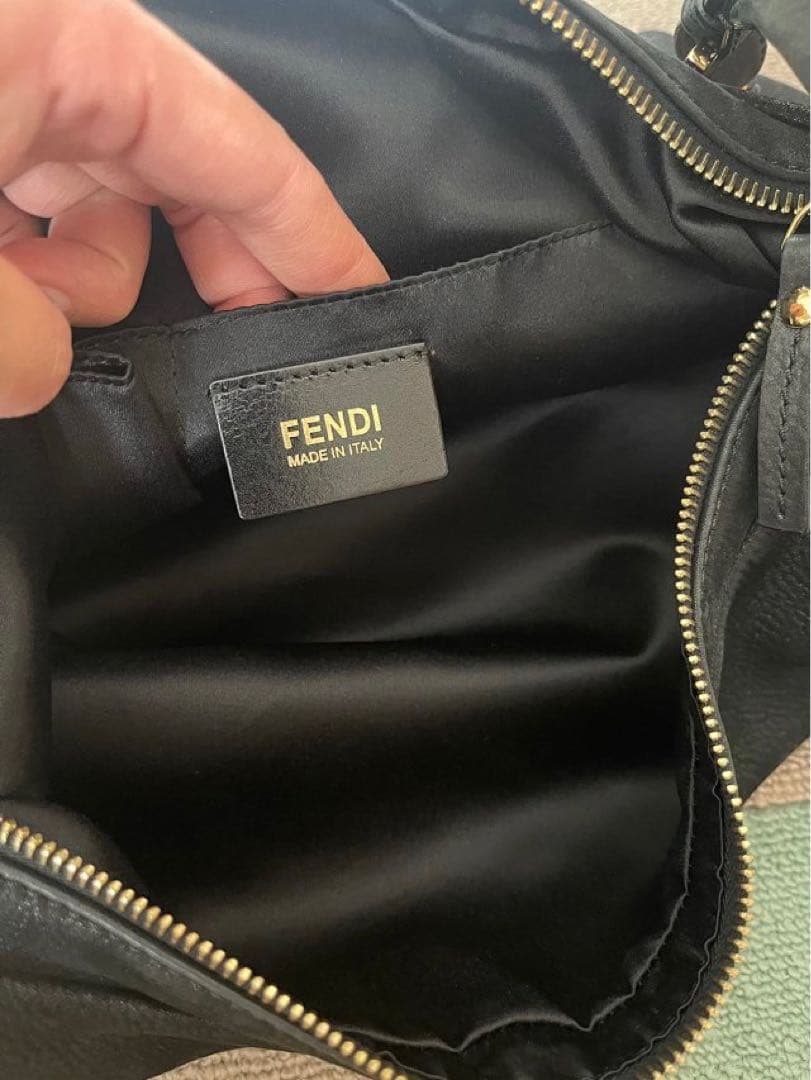 KOBAMI　FENDI マンマバケット スエードバック ショルダーバッグ