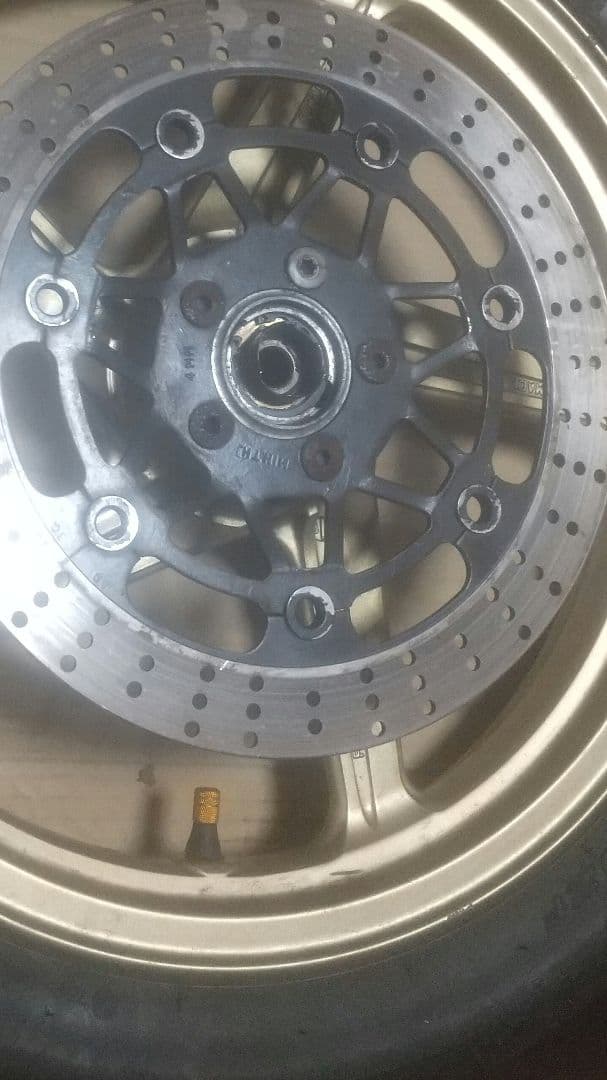 ゼファーχ 初期型　ホイールタイヤ付き