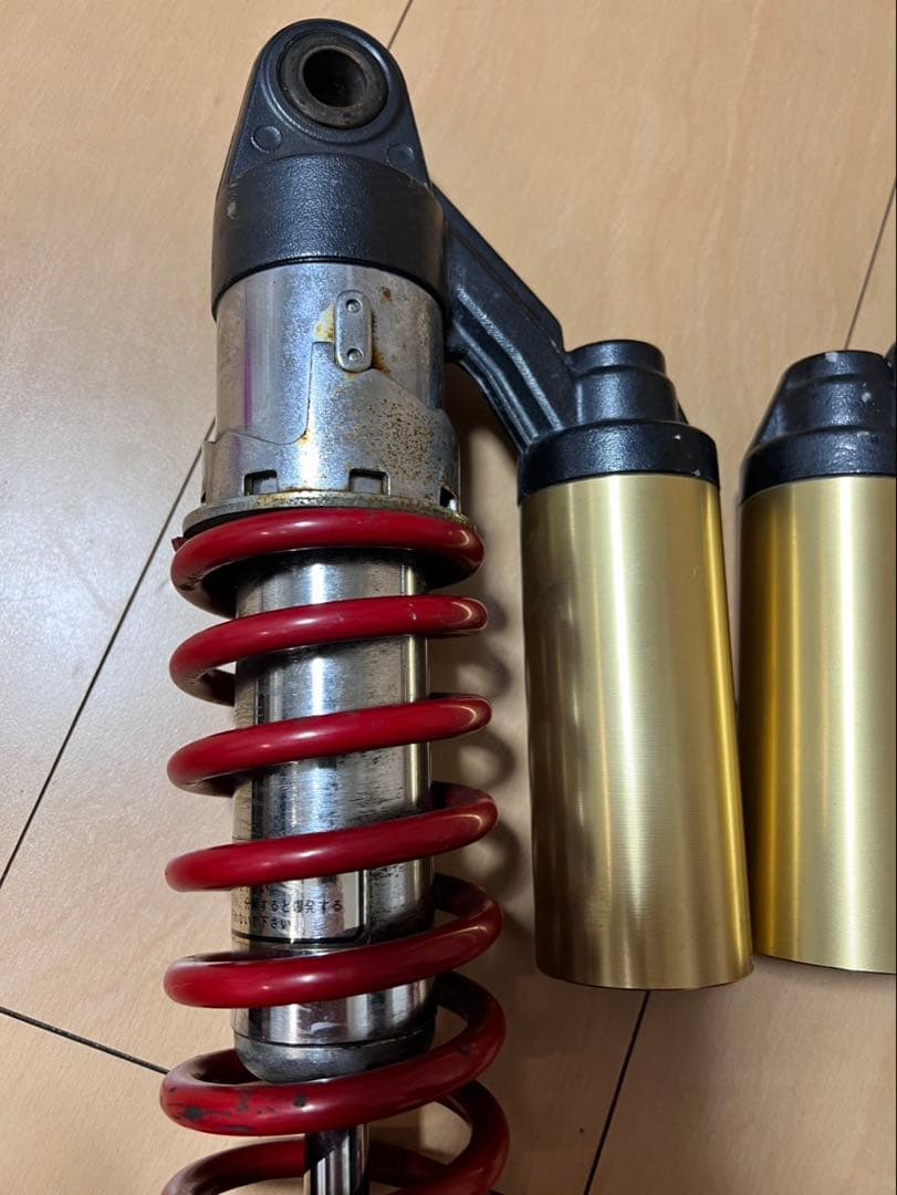 SHOWA サスペンションショック 二本セット　バリオス2 純正