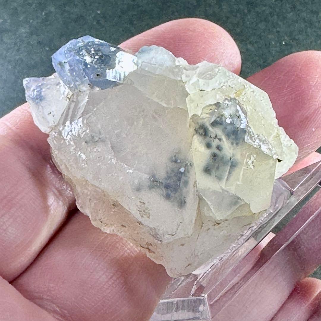 【☆爆レア】コロンビア産『ブルーターラクォーツ』（リーベカイト入り水晶）