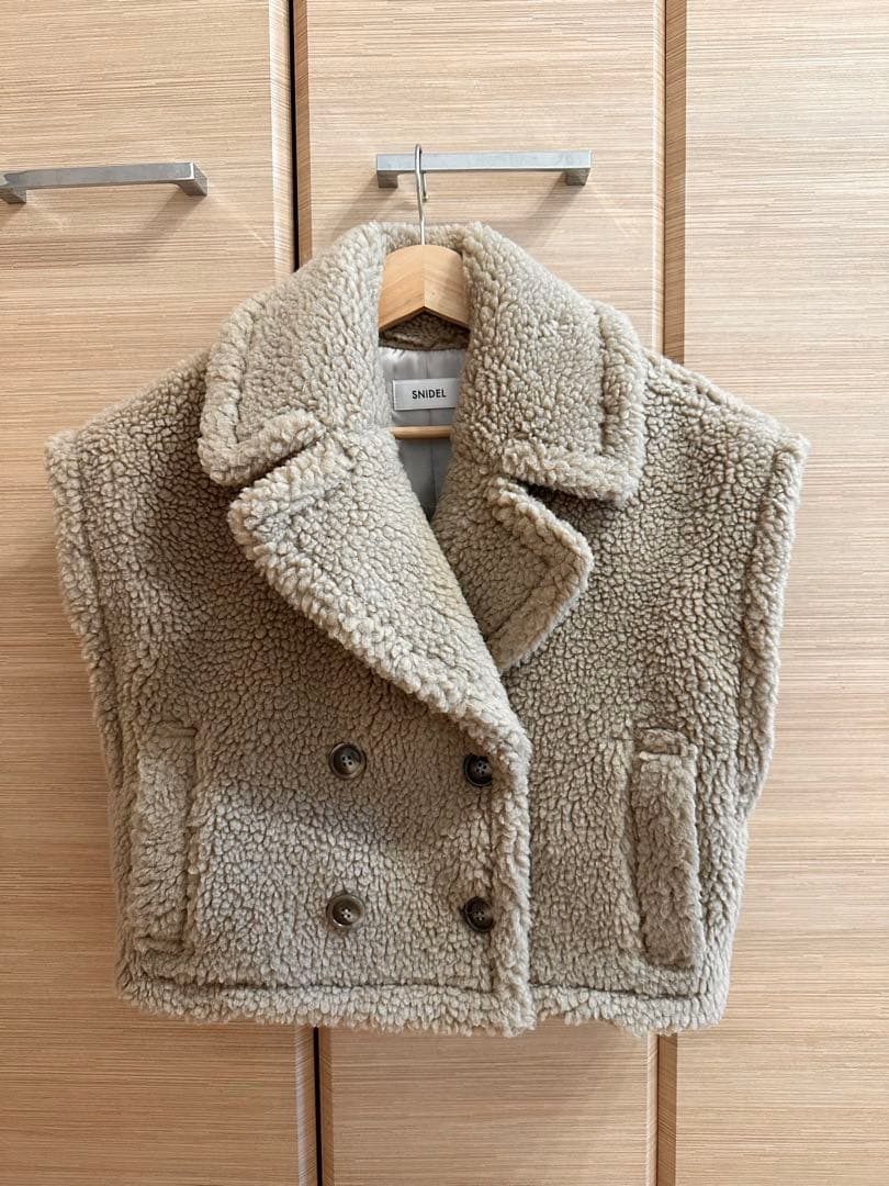 SNIDEL（スナイデル）　ケープショートボアジャケット