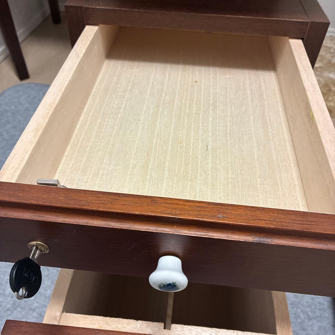 maruni サイドテーブル 引き出し　鍵付き　袖机　キャスター付　マルニ家具