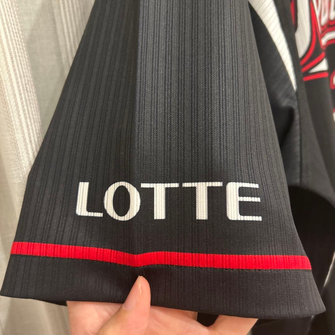 直筆サイン入りユニフォーム　千葉ロッテマリーンズ　角中勝也選手（本物）