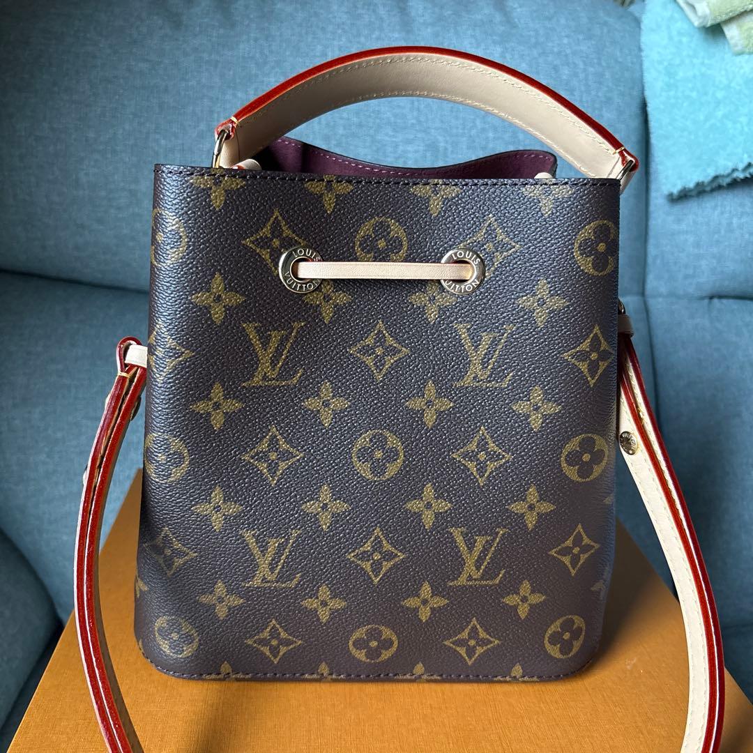 LOUIS VUITTONネオノエ B B