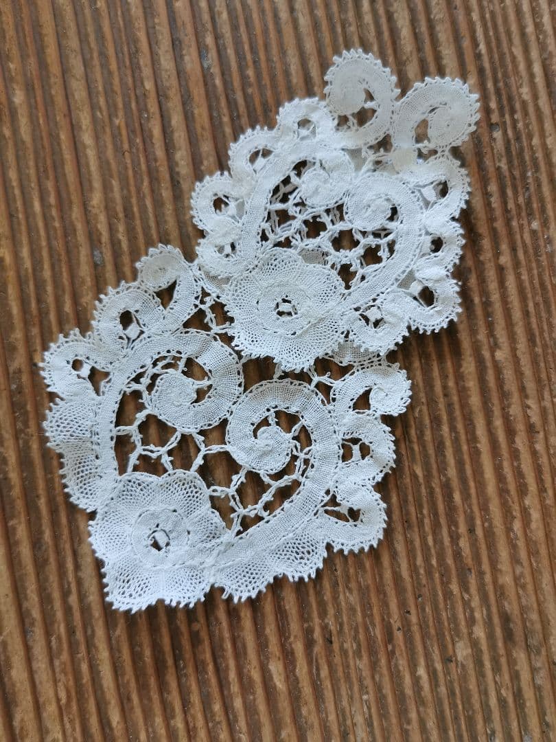 アンティーク フランス購入 レイヤーレースジャボ 二重繋ぎ 一重のポワンドローズ