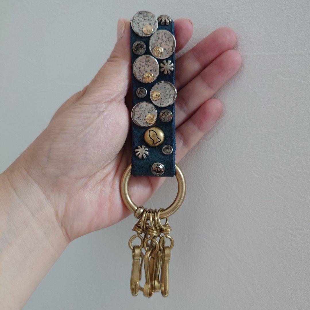 campomaggi ネイビー レザー キーホルダー スタッズ付き