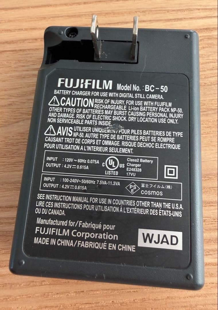 動作品　FUJIFILM FinePix F60fd デジタルカメラ　ブラック