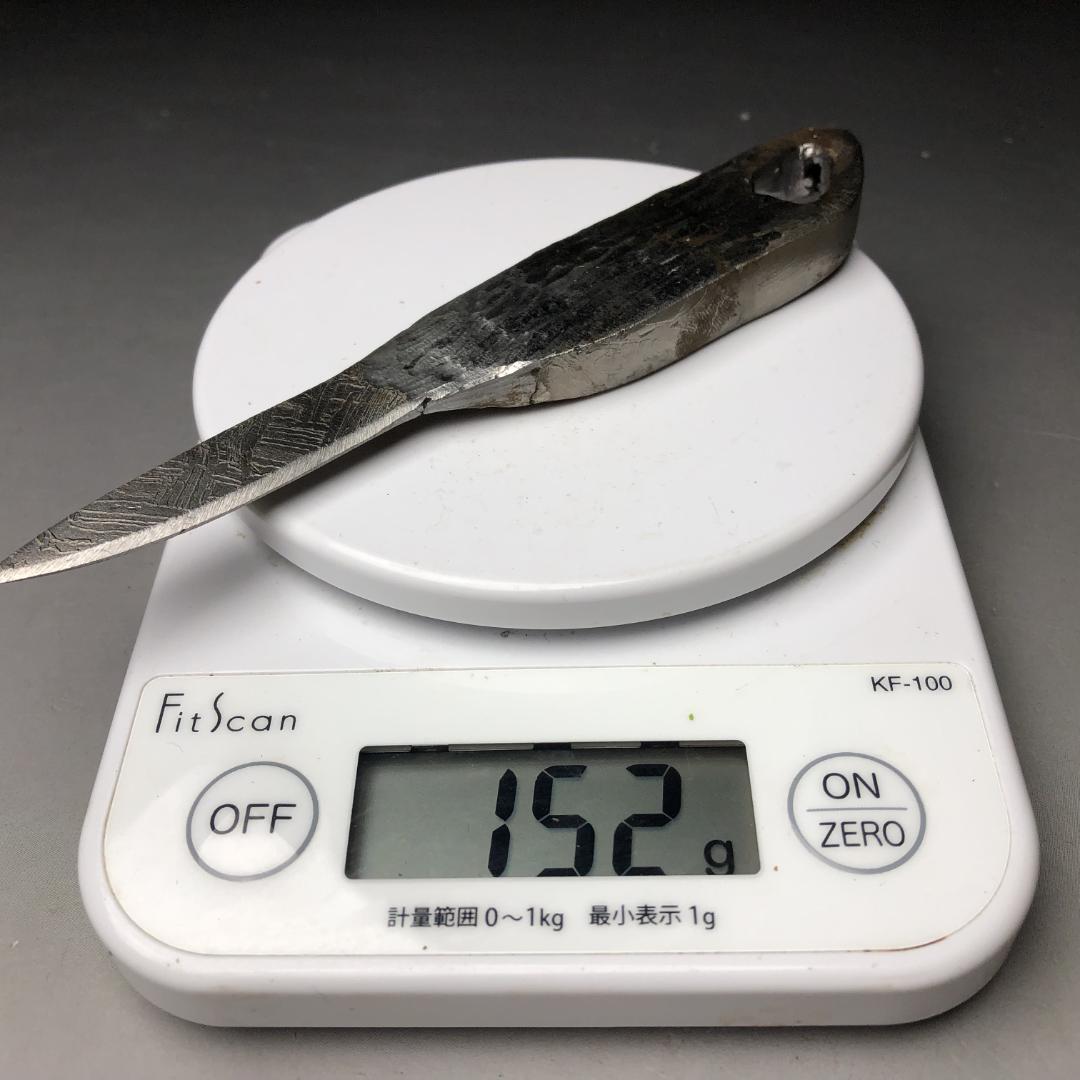 ｂ*ｂ様 アルタイ隕石　 鉄隕石　メテオライト　模造刀　重さ約152ｇ 共箱