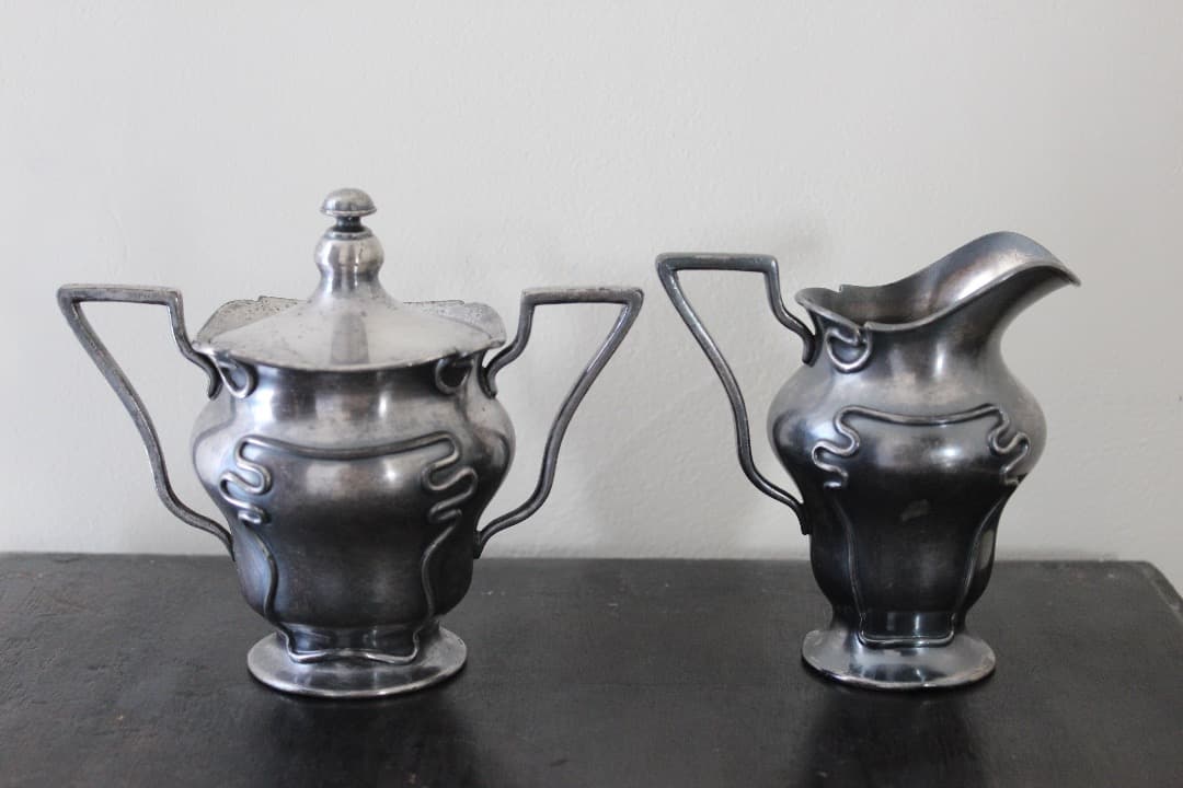 アンティーク　アール・ヌーヴォーデザイン　ポット・シュガーポット・クリーマー