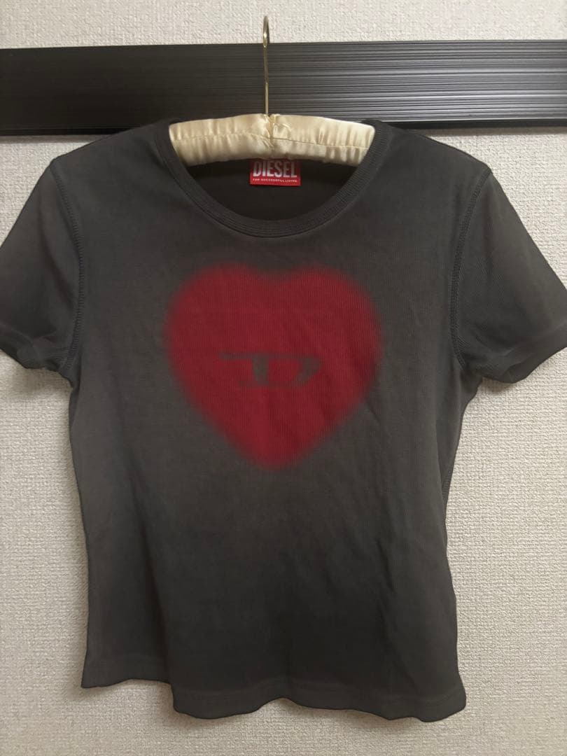 DIESEL Mサイズ　ハートプリント 半袖Tシャツ