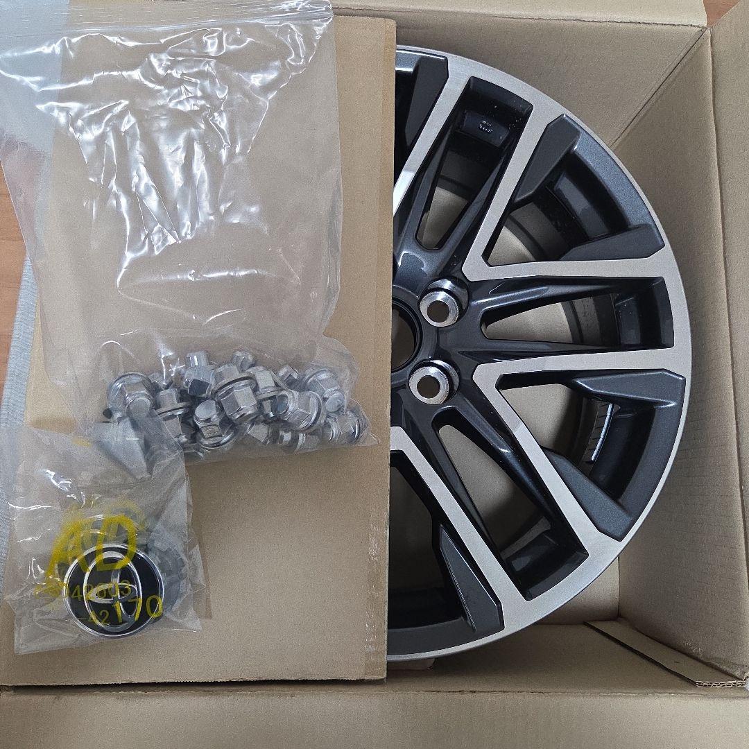 18インチ スポーティホイール ナット付き　４本セット