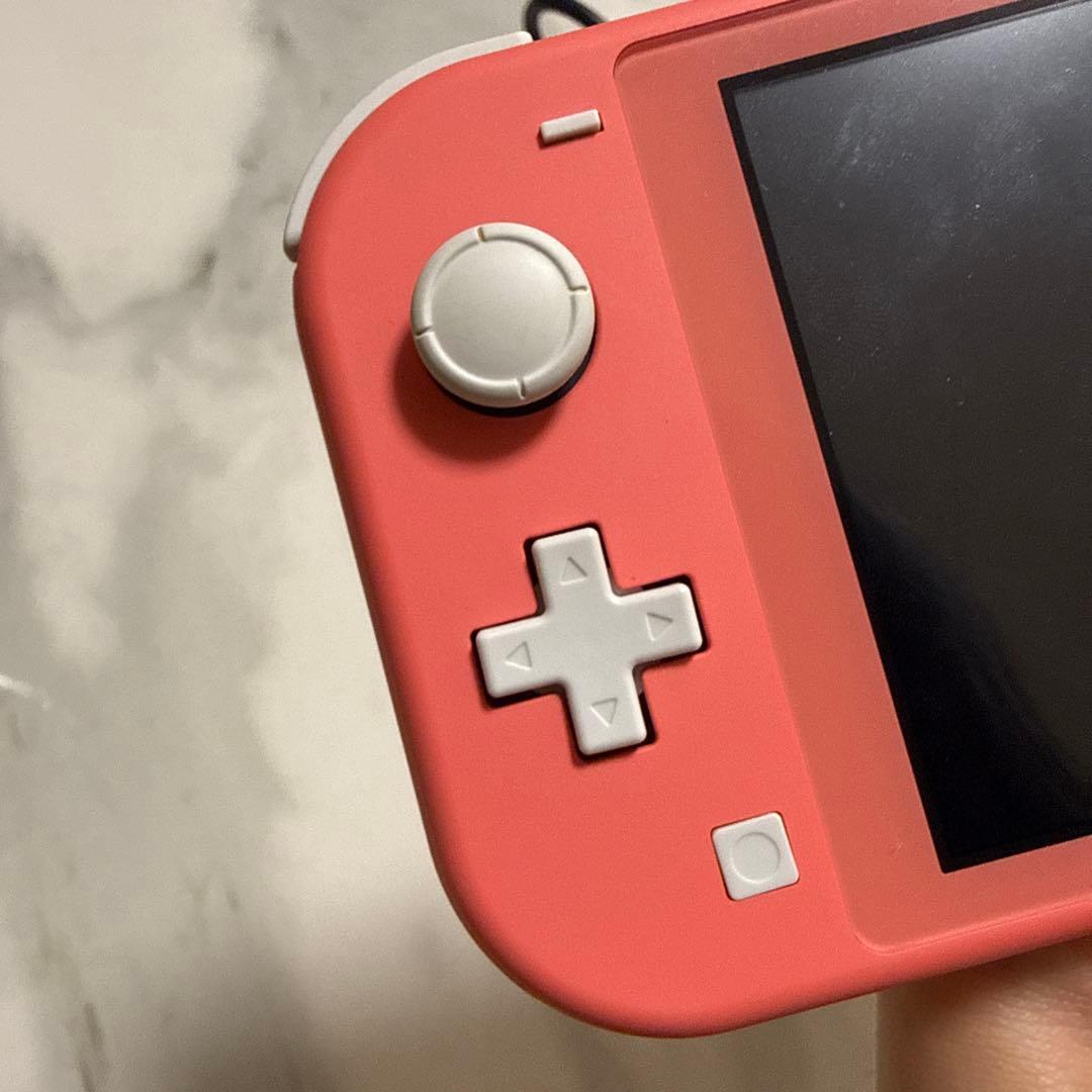 る 　Nintendo Switch Lite ピンク 充電器付き