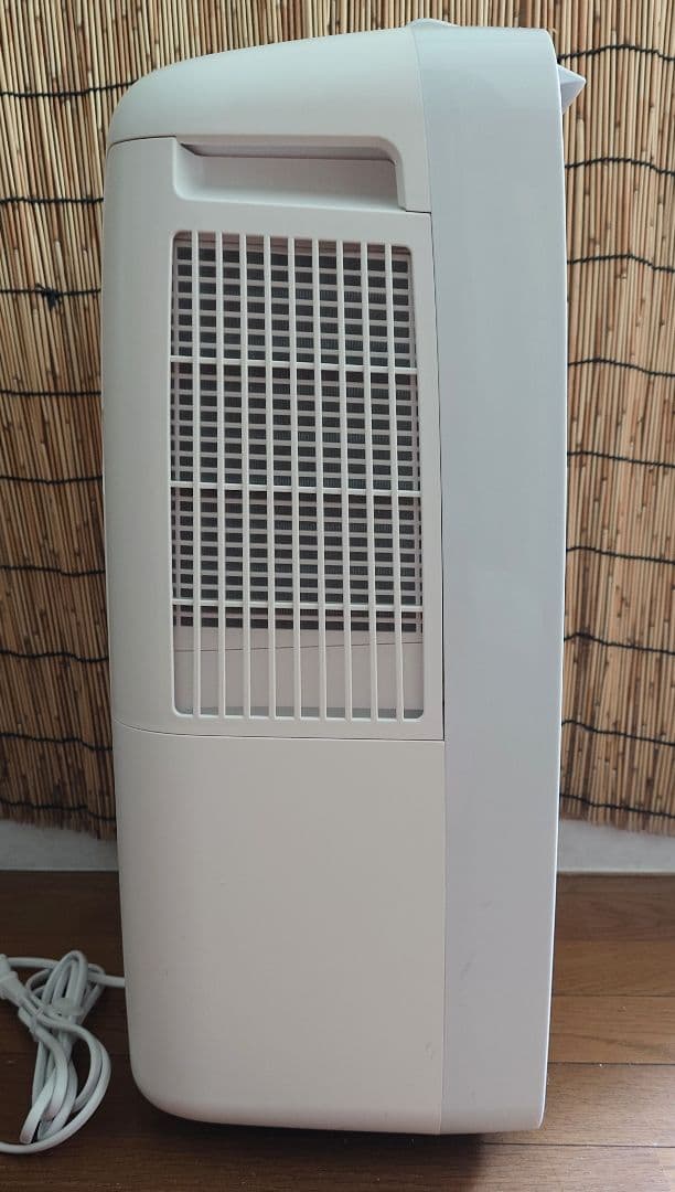 シャープ☆冷風・衣類乾燥除湿機☆コンパクトクール☆プラズマクラスター☆2022製