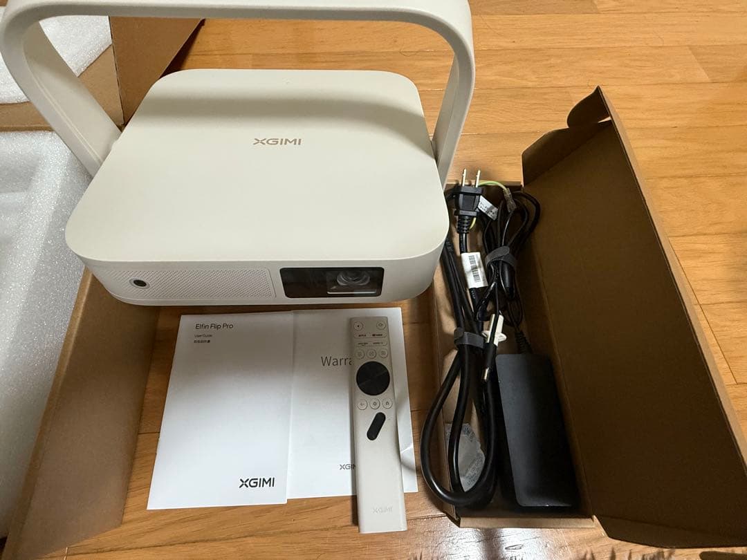 XGIMI Elfin Flip Pro プロジェクター本体