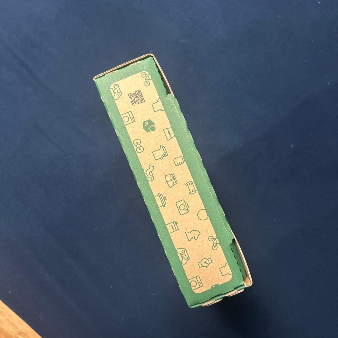 ドラゴンクエストⅢ ブック型収納ケース&ロトのピンバッジ付き