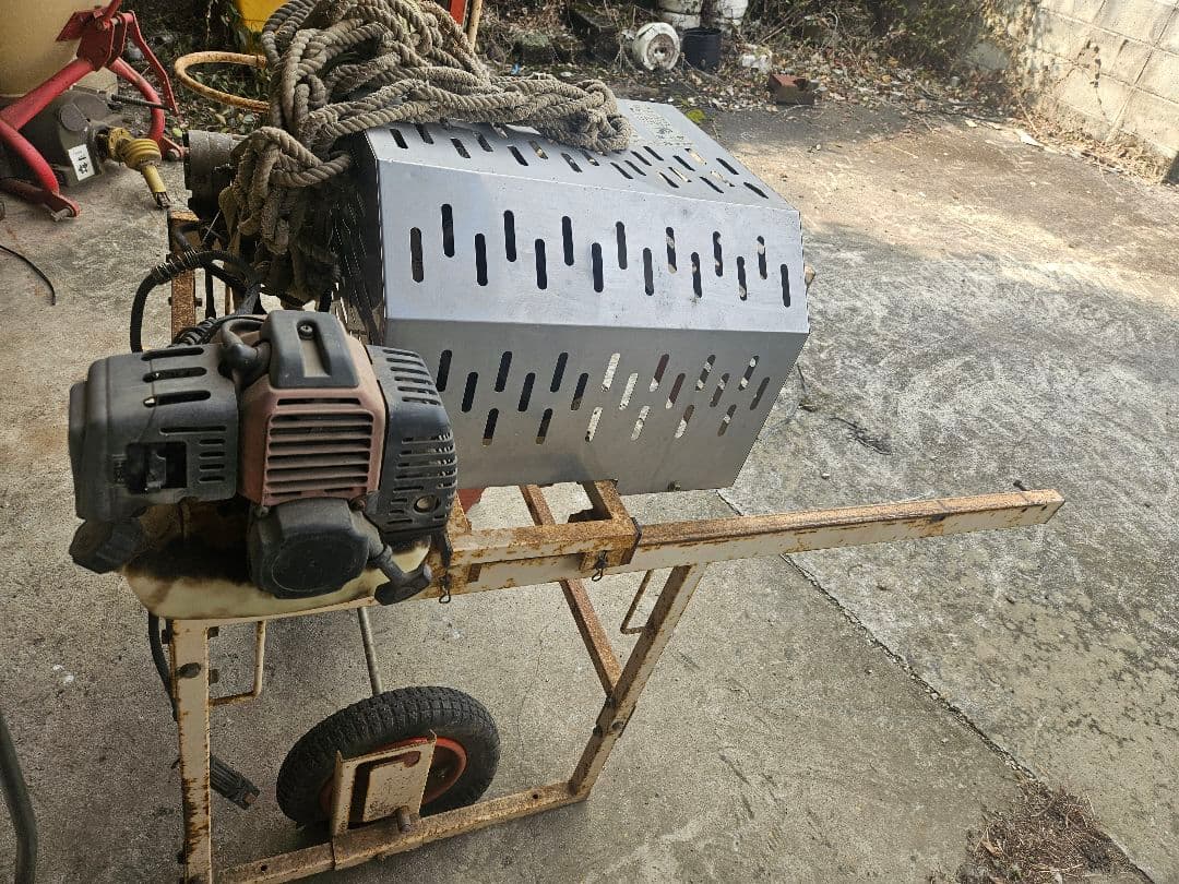 ビニール巻き取り機　岡山農栄社