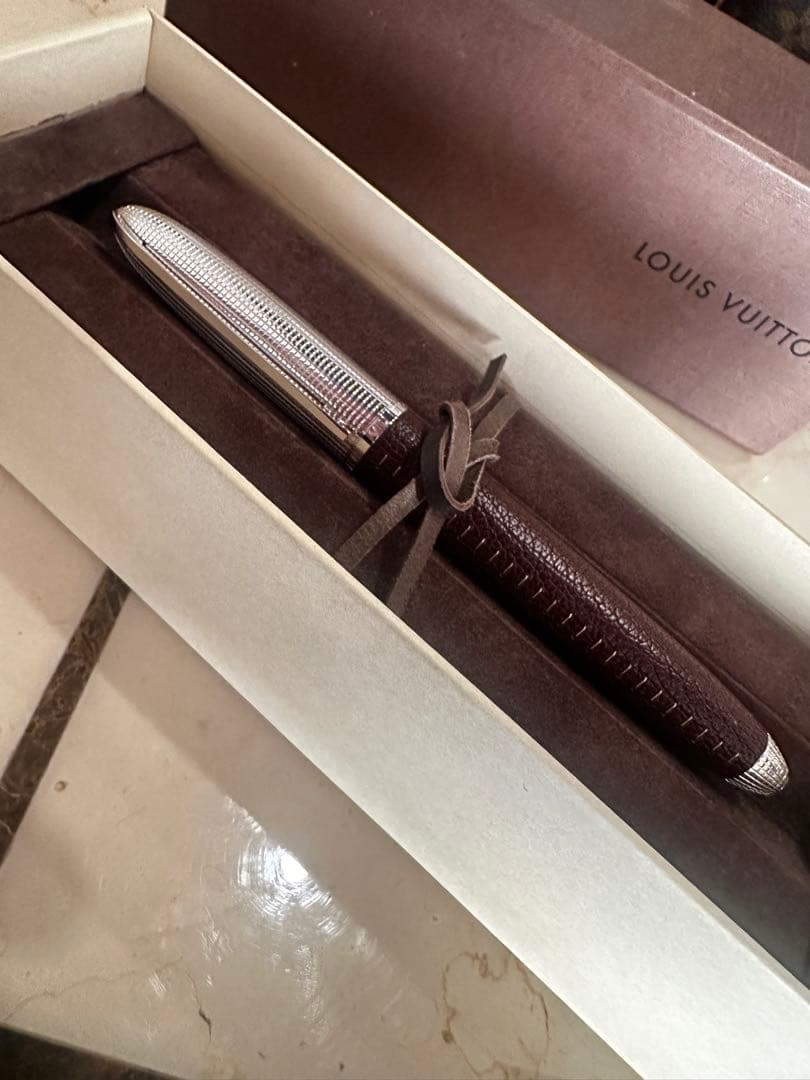 希少 LOUIS VUITTON ローラーボール レザーカバード