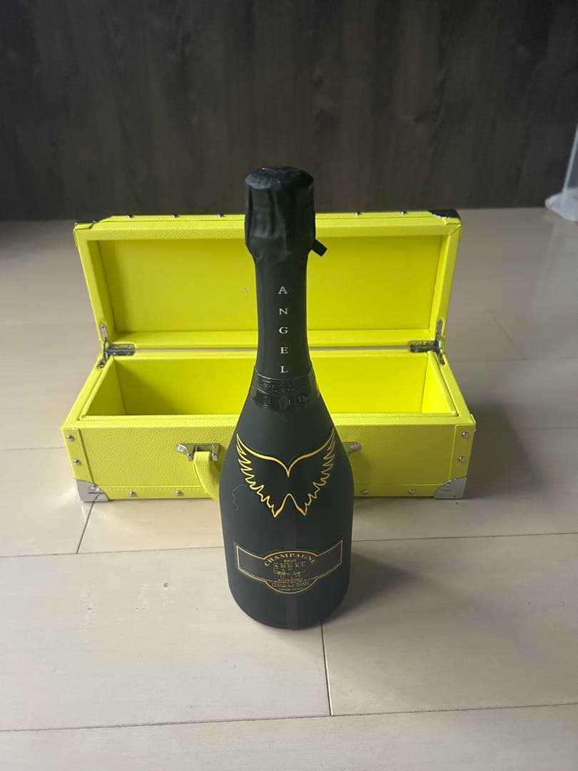 ANGEL スタッズ付きイエローボックス 値下げ交渉⭕️