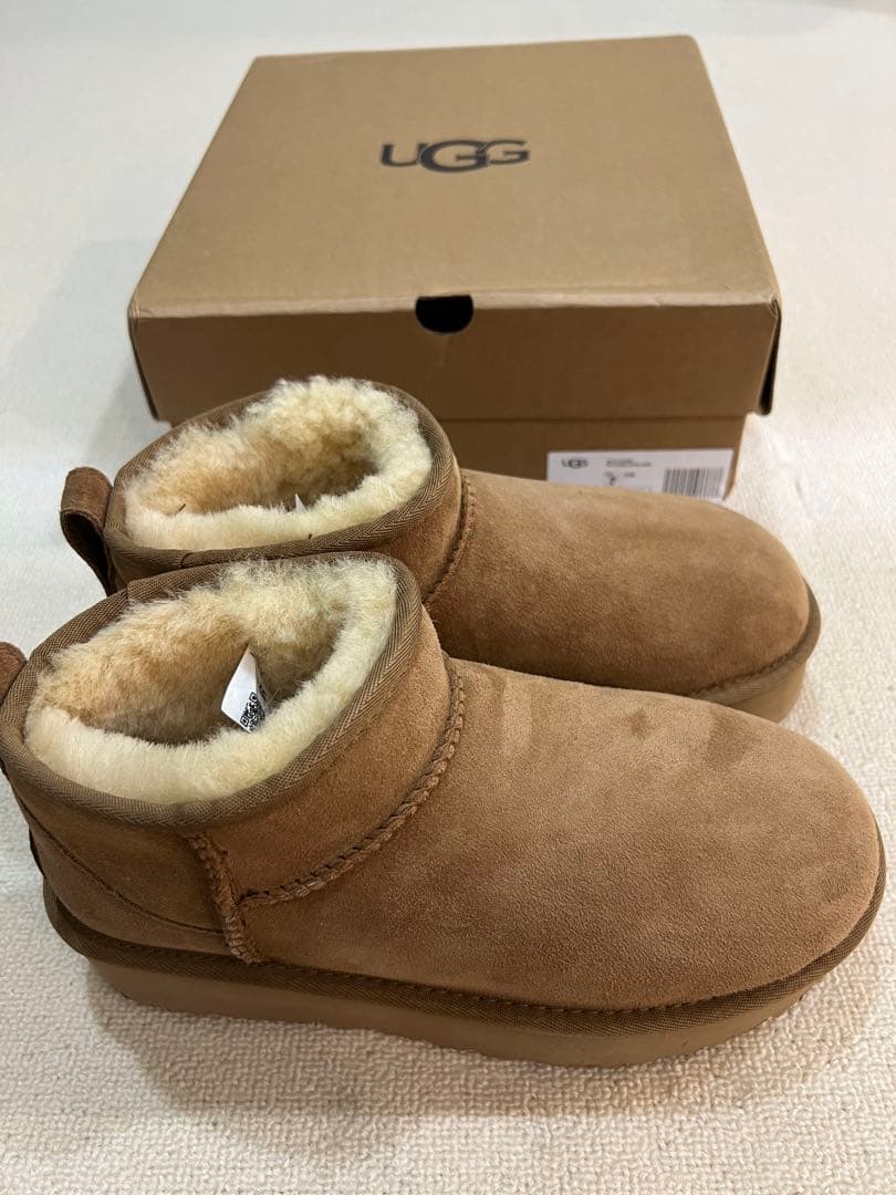UGGクラシック ウルトラミニ プラットフォーム 厚底 24cm