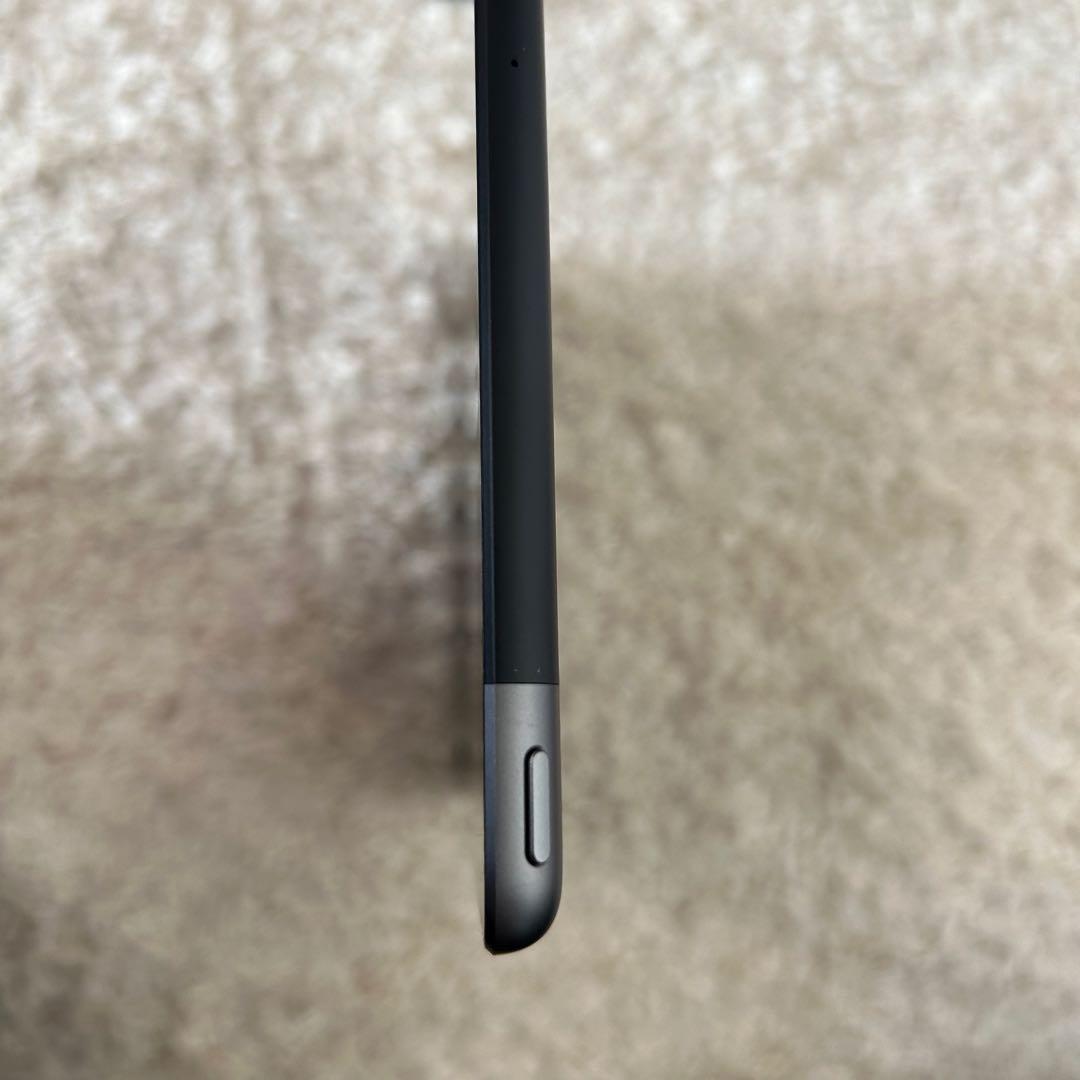 iPad 第8世代 セルラーモデル 32GB スペースグレイ Apple