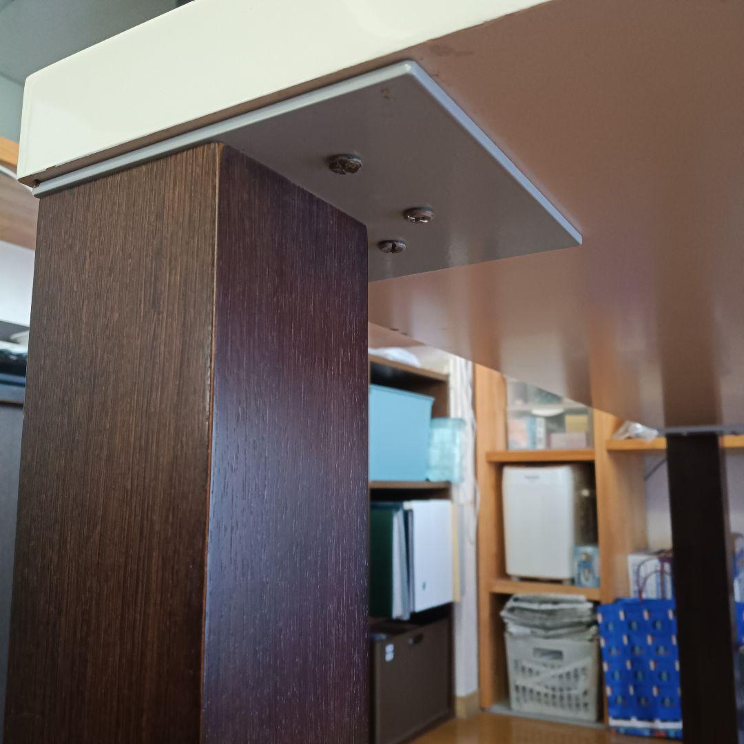 ダイニングテーブル ホワイトとブラウン