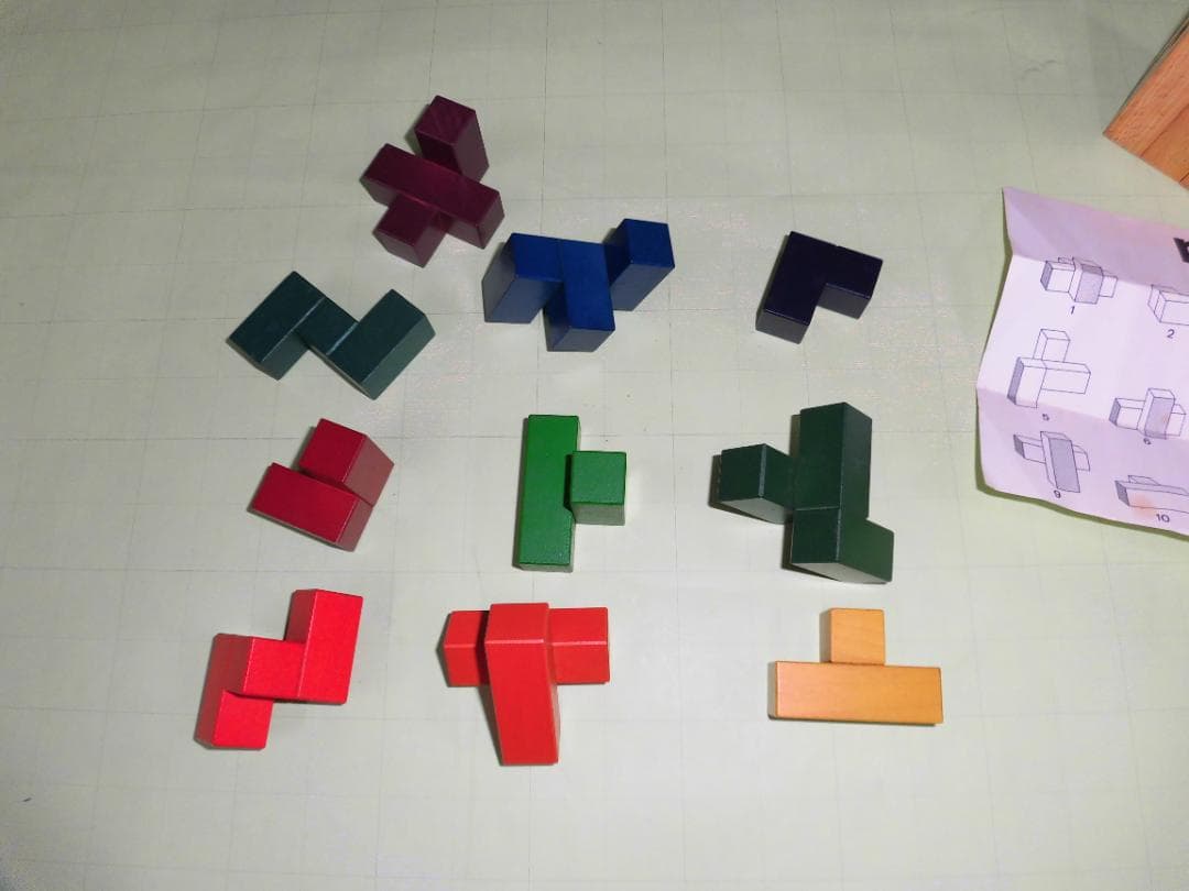 ネフ社　Naef canpanile カンパニーレ　詰め込みパズル