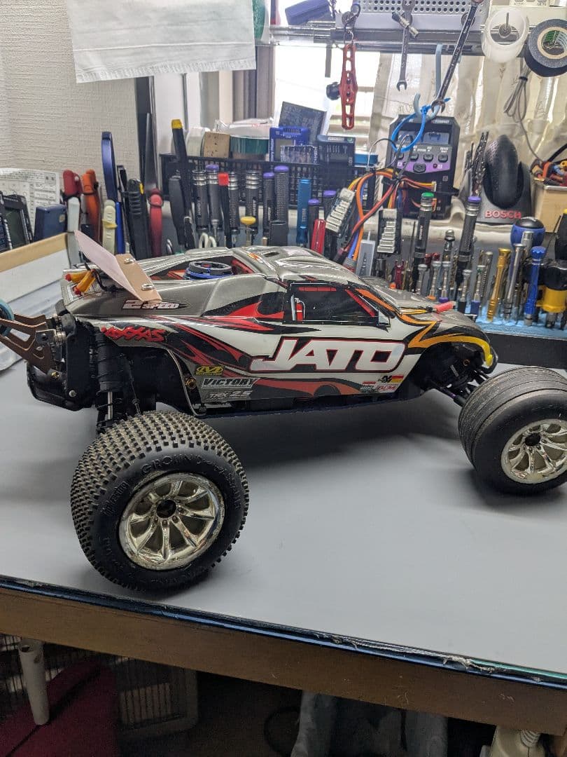 トラクサス 　JATO 　ニトロ25 　1/１０　エンジンカー　２WD