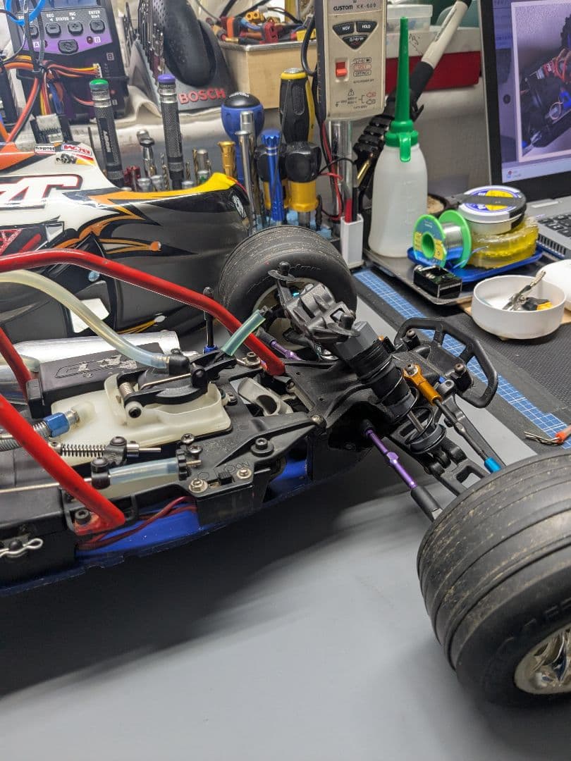 トラクサス 　JATO 　ニトロ25 　1/１０　エンジンカー　２WD