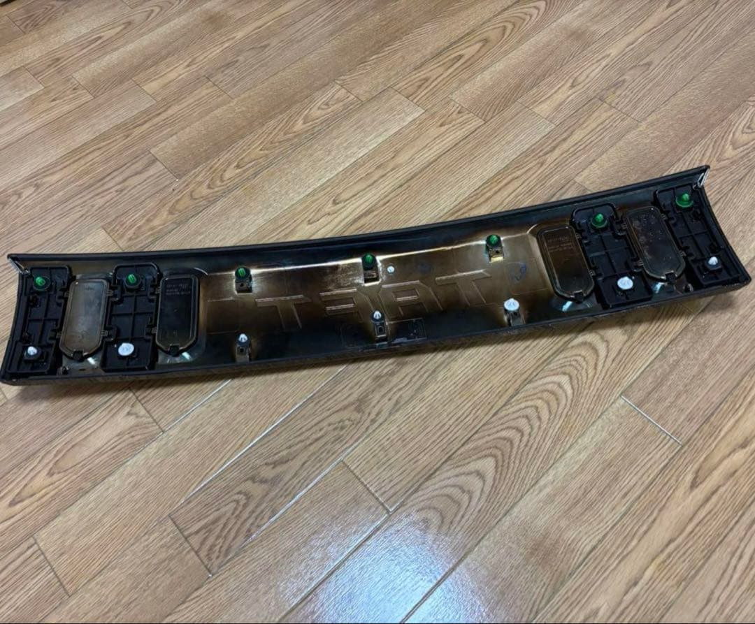 DAIHATSU TAFT 純正グリル、ヘッドライト