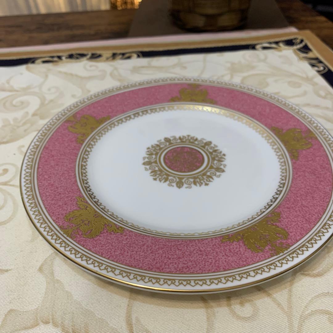 希少　ウェッジウッド コロンビア　パウダー　ピンク17.5cmケーキプレート