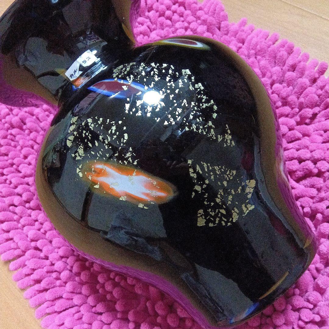 カメイガラス★黒い金箔装飾花瓶　アンティーク　立て約25㌢直径約１７㌢
