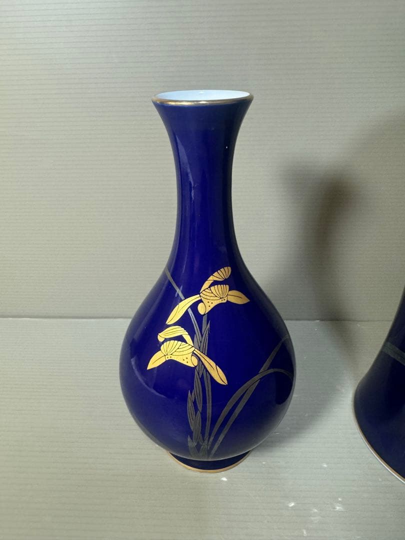 2626 香蘭社　金彩　花瓶　2客