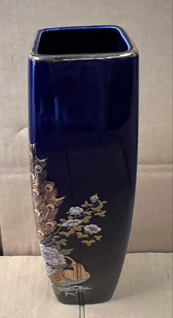 花瓶孔雀