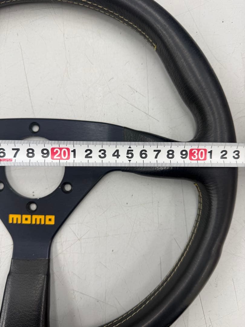 MOMO ステアリング　ホーンボタン付　TYP V35