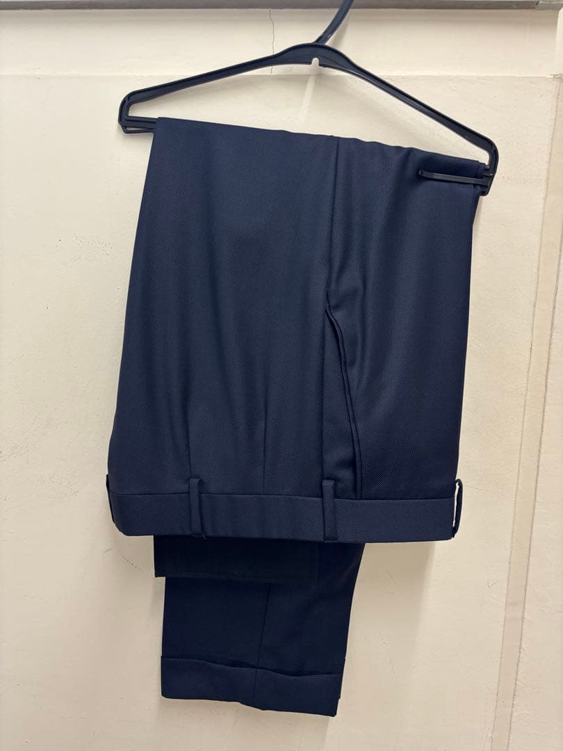 【最終値下げ】ブリオーニ　ネイビー　スーツ　極美品　10回のみ短時間着用