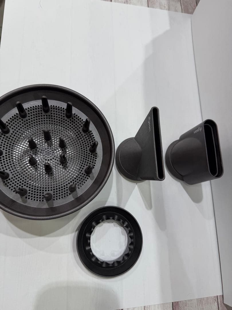 ダイソン スーパーソニック ヘアドライヤー 【プロ】本体と付属品