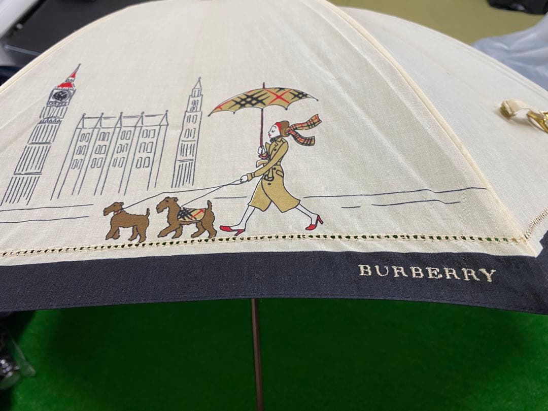 Burberry バーバリー　ノバチェック　日傘　犬とお散歩